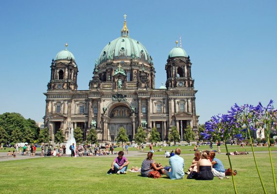 City trip from the Netherlands to Berlin helps you to see wonderful attractions.