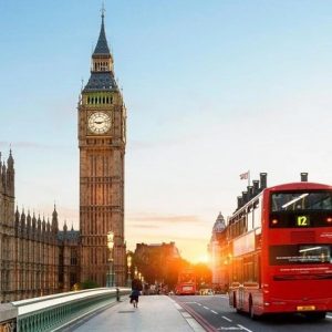 Go to see the marvelous buildings in London during the London day tour from Netherlands.